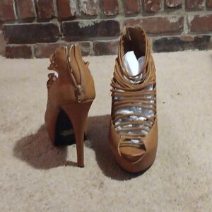 Women's stiletto size 10